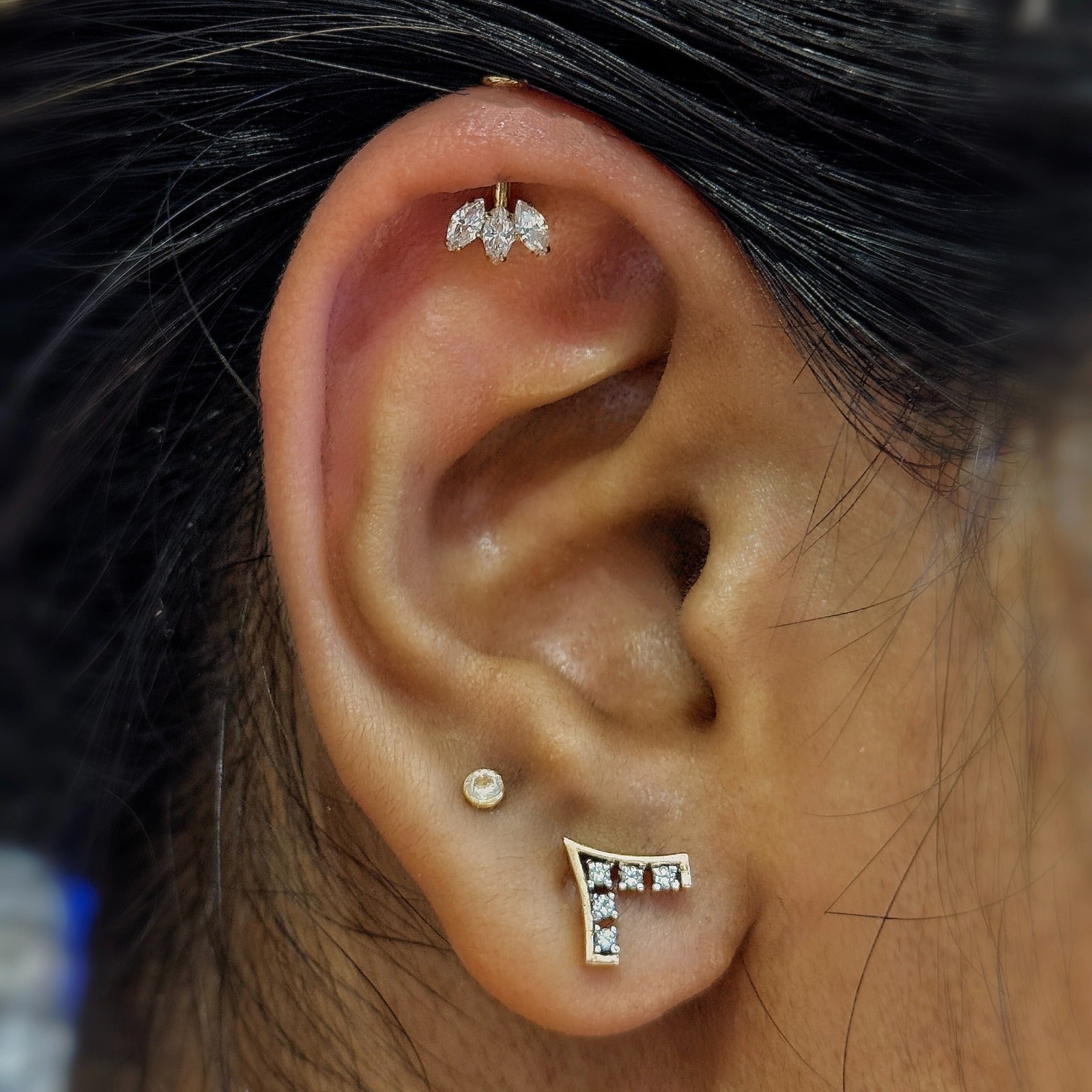 Vertical Helix Titanium Jewelry – 3 CZ Marquise Cluster