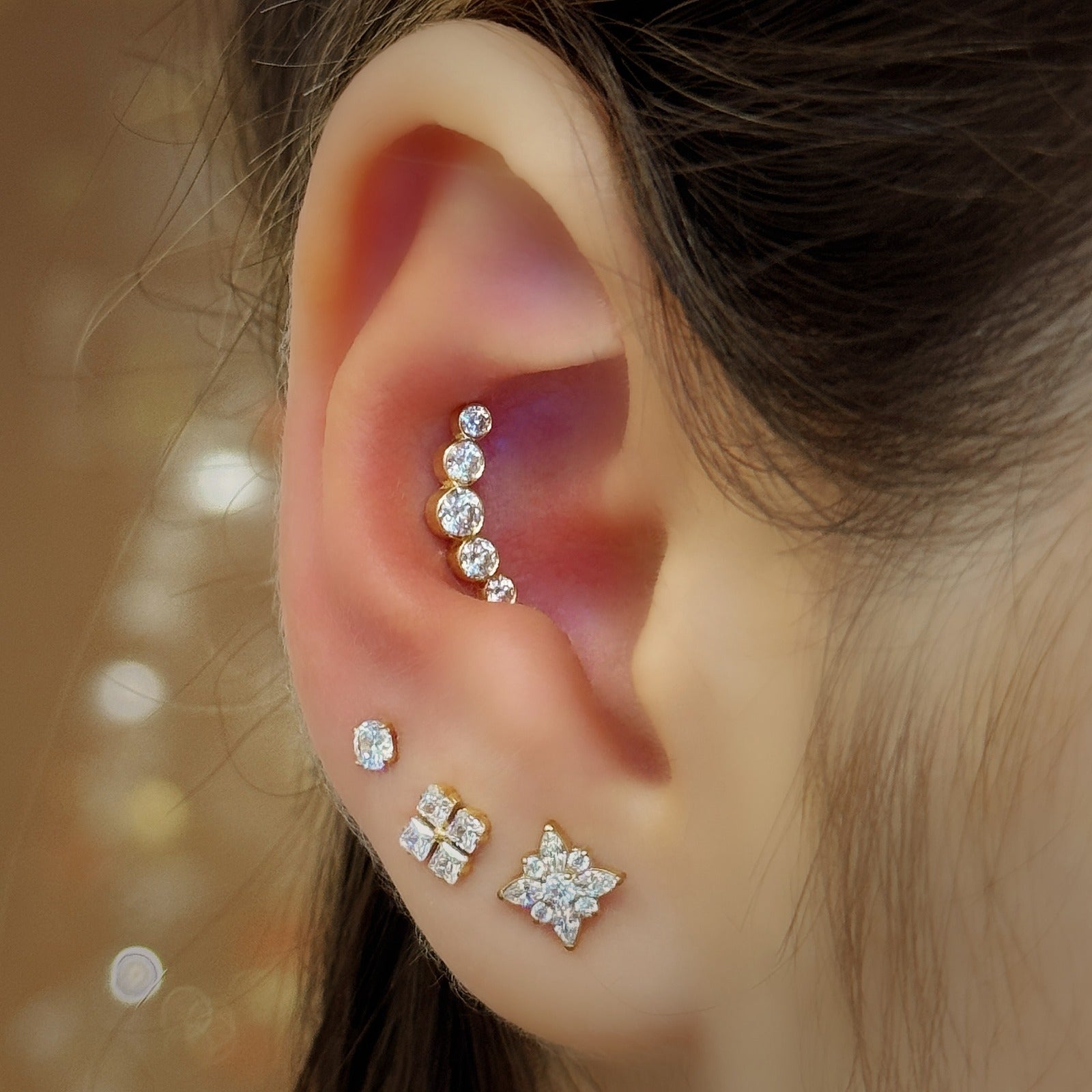 18K Yellow Gold Bezel-Set Moissanite Cascade Stud – Internally Threaded (Sold Per Piece)