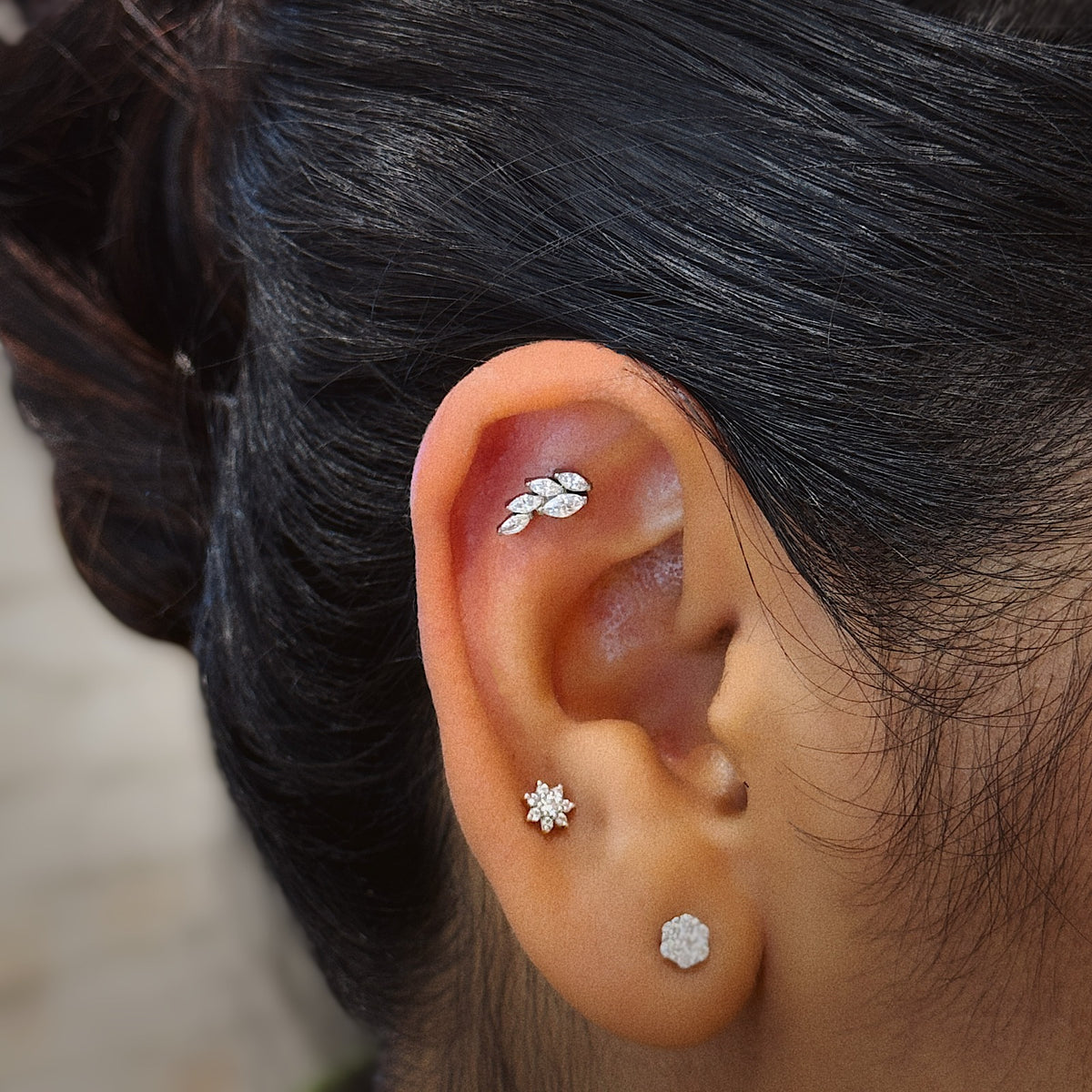 Titanium Lotus Shape 16G (1.2MM) Internally Threaded Labret Stud