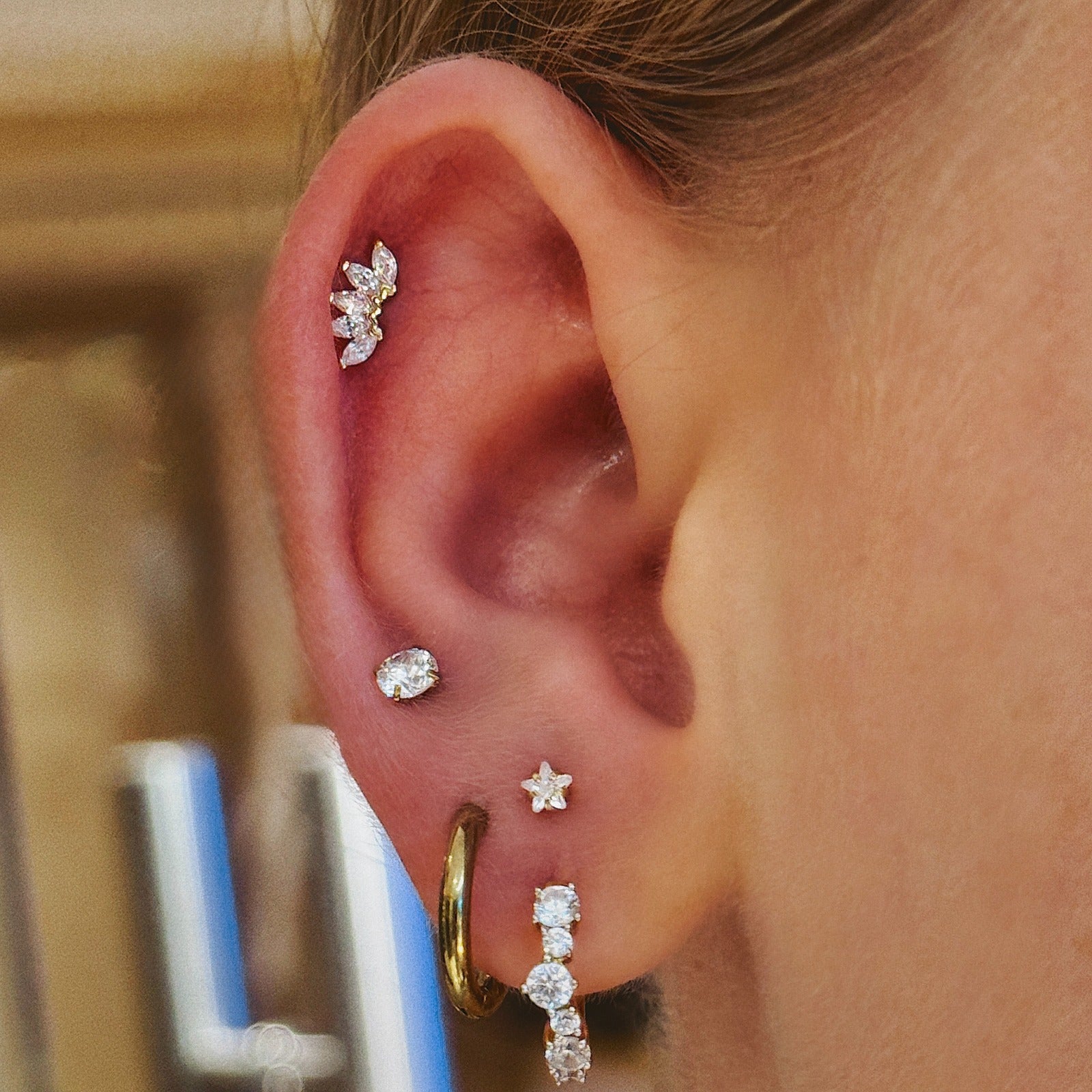 Titanium Internally Threaded Star Crystal Labret Stud