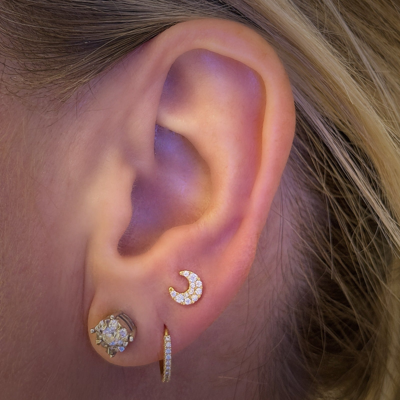 18K Gold Crescent Moon Moissanite Ear Piercing Stud