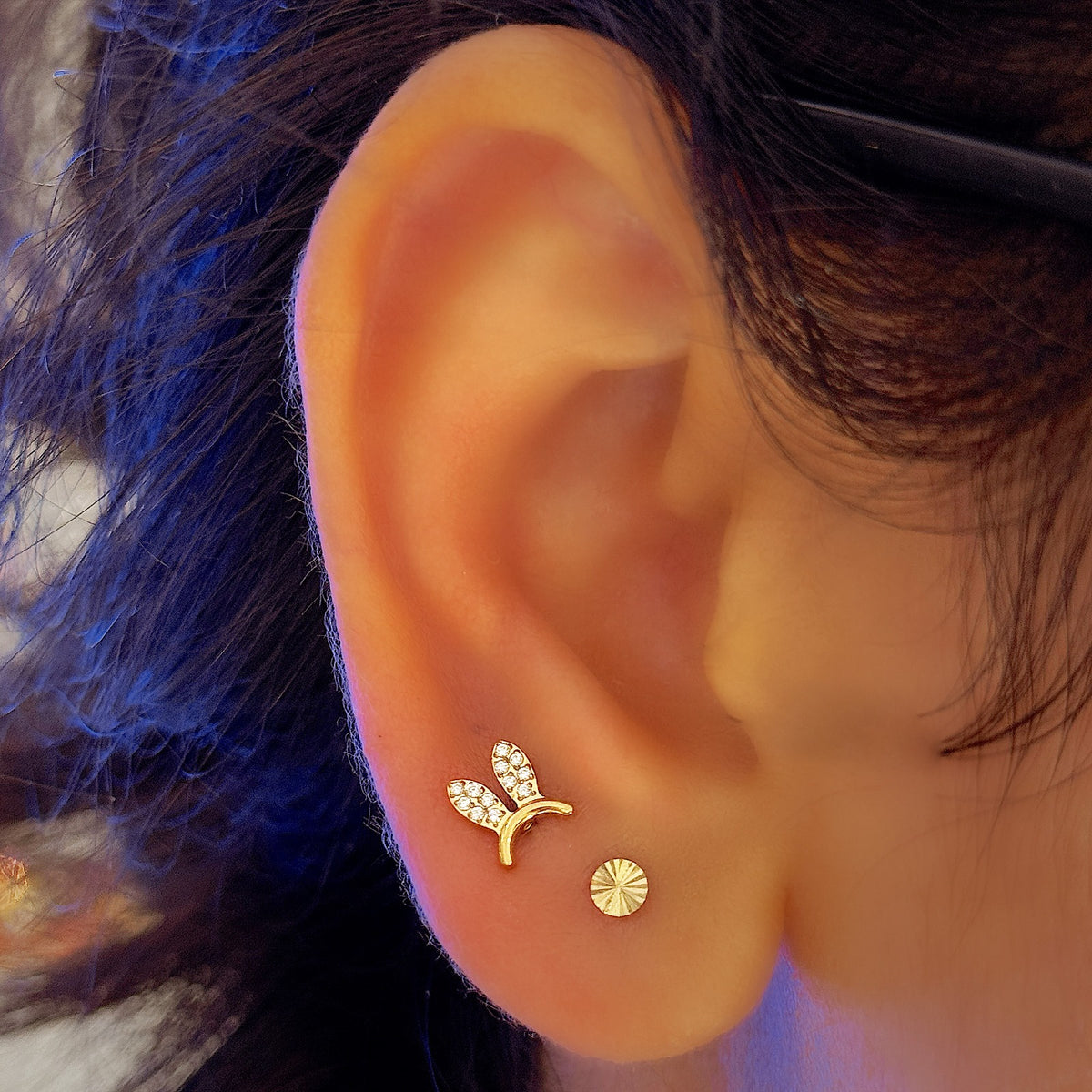 LAB_Bunny_01 ASTM F136 Titanium 16G Internally Threaded Labret Stud