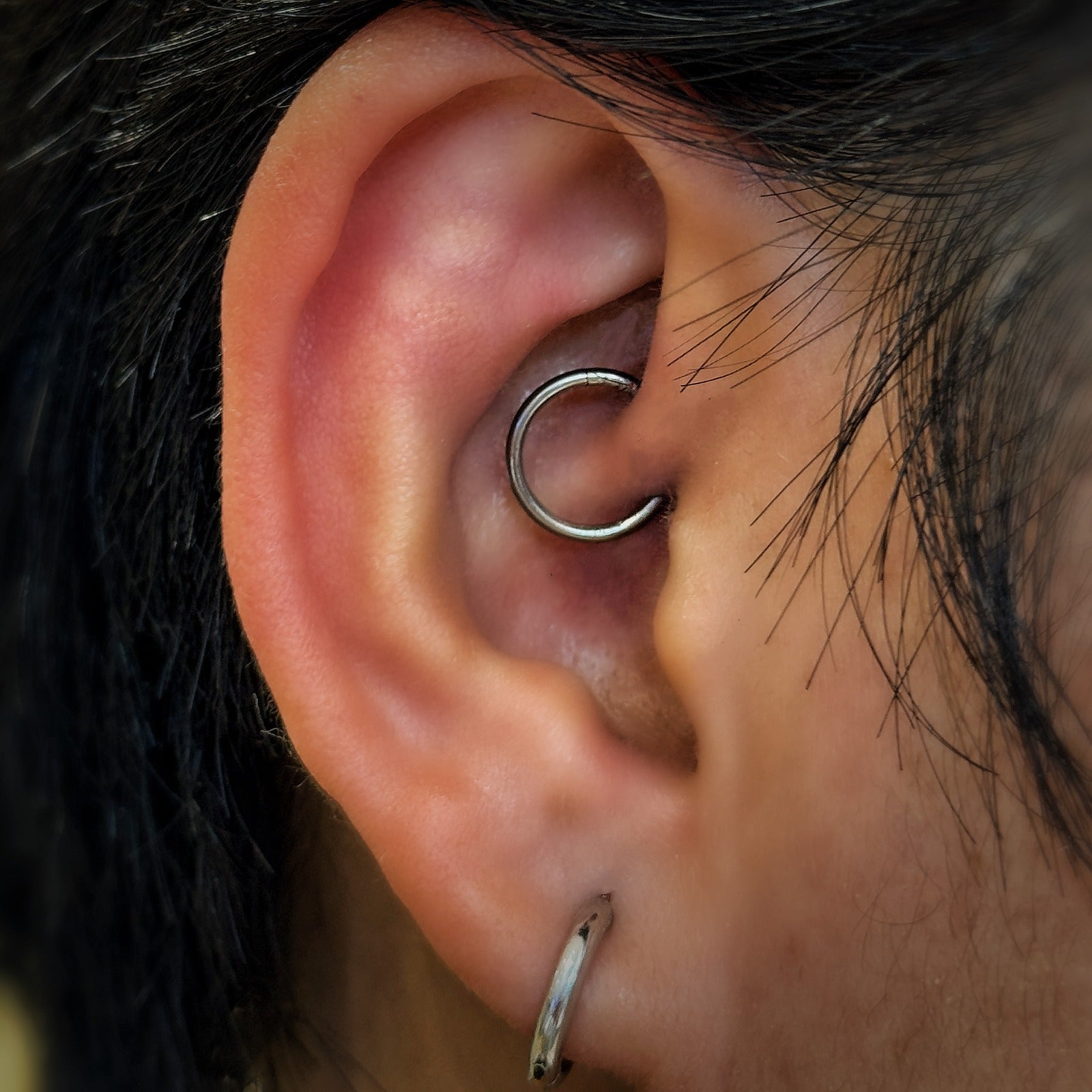 ASTM F136 Titanium 16G (1.2MM) Hinged Lock Plain Natural Titanium Piercing Ring Hoop