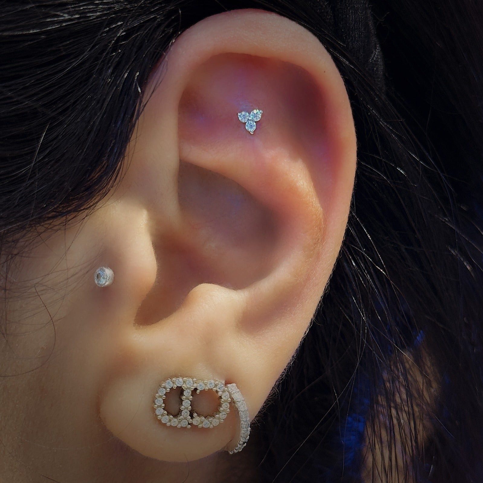 18K Gold Moissanite Flat Back Trinity Stud – Internally Threaded (16G)