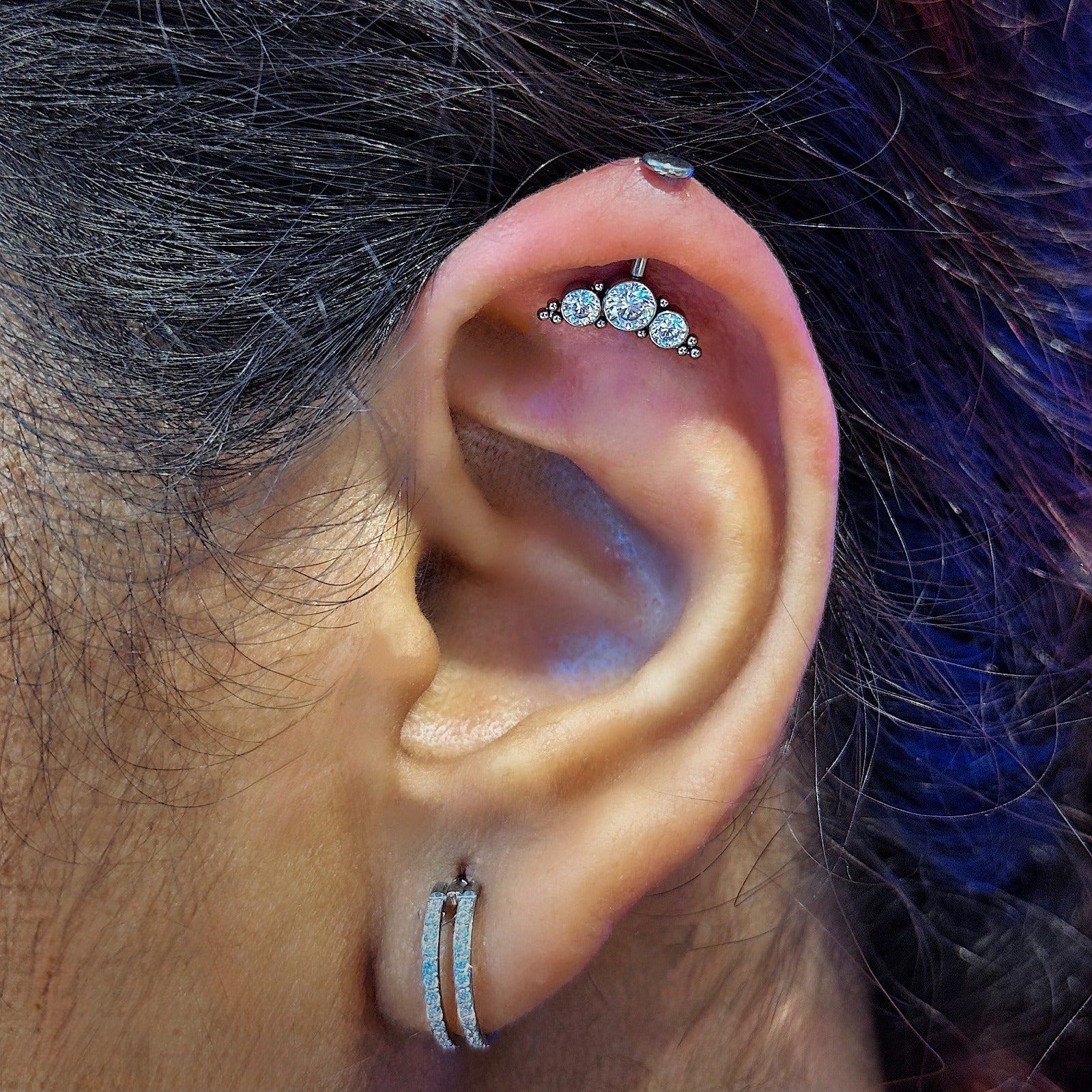 Bugadi / Vertical Helix Cluster — Bezel-Set