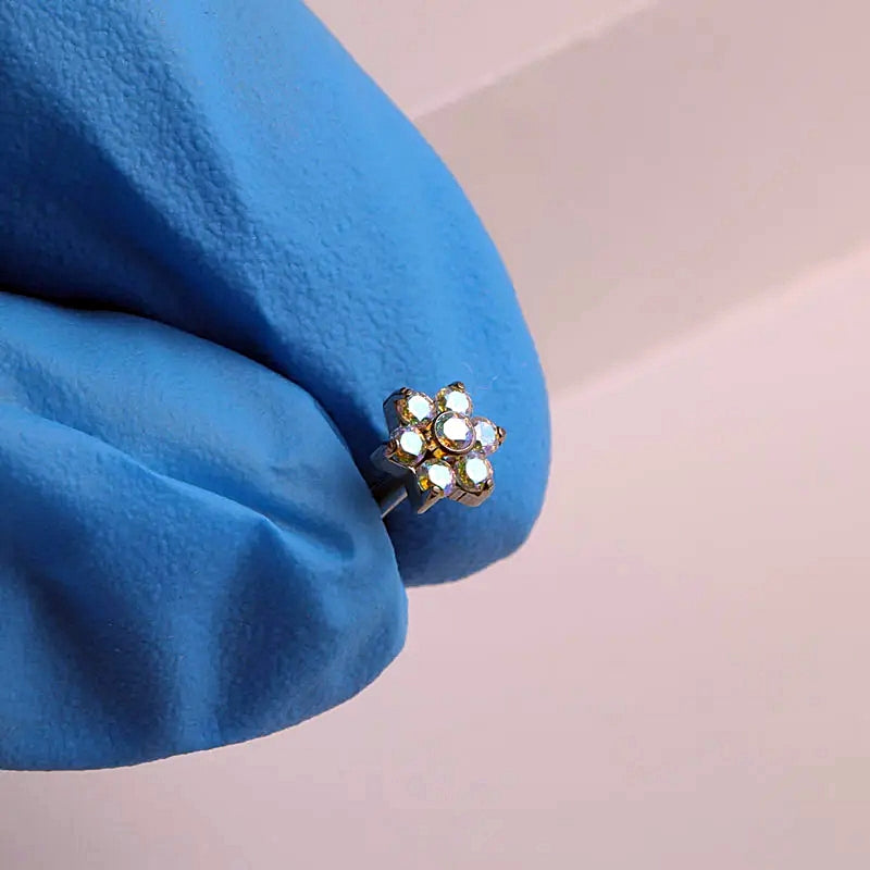 Lab_Flower_03 ASTM F136 Titanium 16G (1.2mm) Internally Threaded Flower Stud